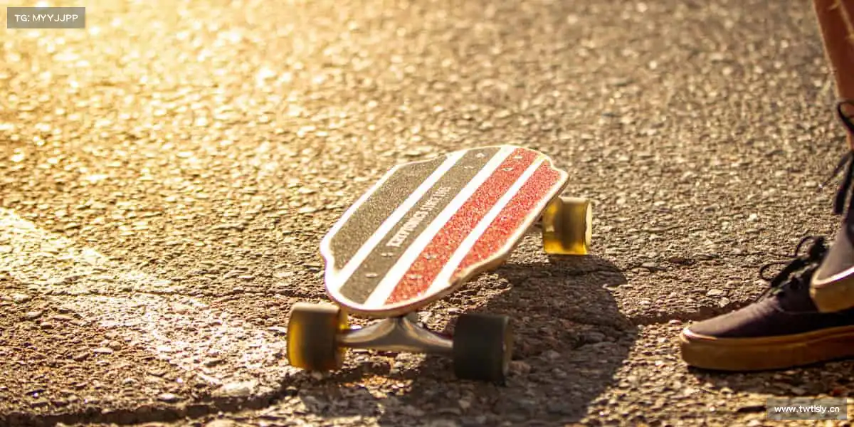 IM电竞⚽️踢开界限,跑向自由 —— 这里是你的运动舞台!